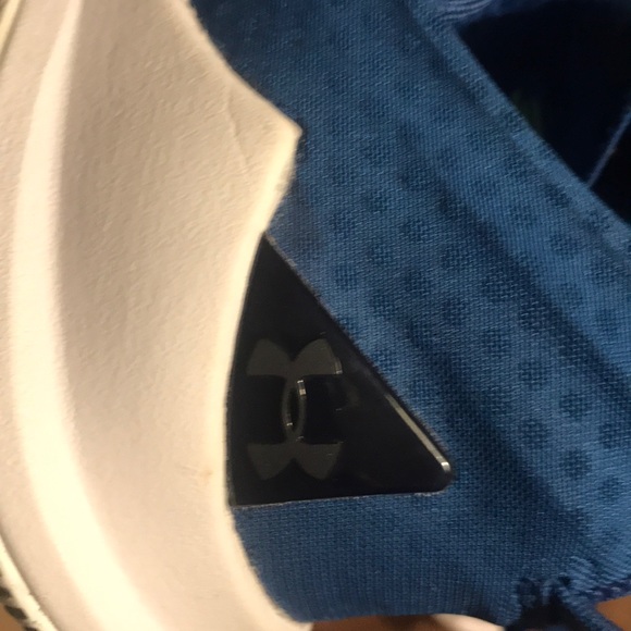 Stephen Curry 5 Under Amor - Picture 2 of 4
